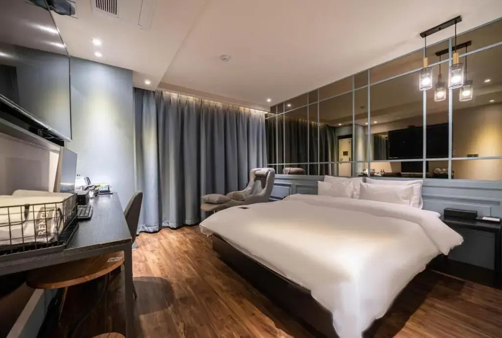 Hotel French code Myeongji