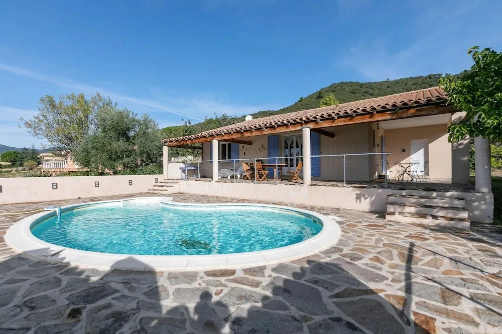 Sunny Roquebrun Getaway