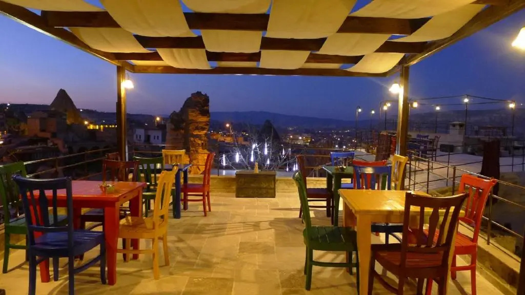 Travellers Cave Hotel