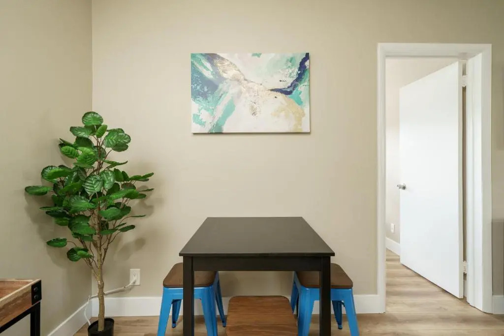 2 Bedroom Apartment - Perfect for Long Term Stays