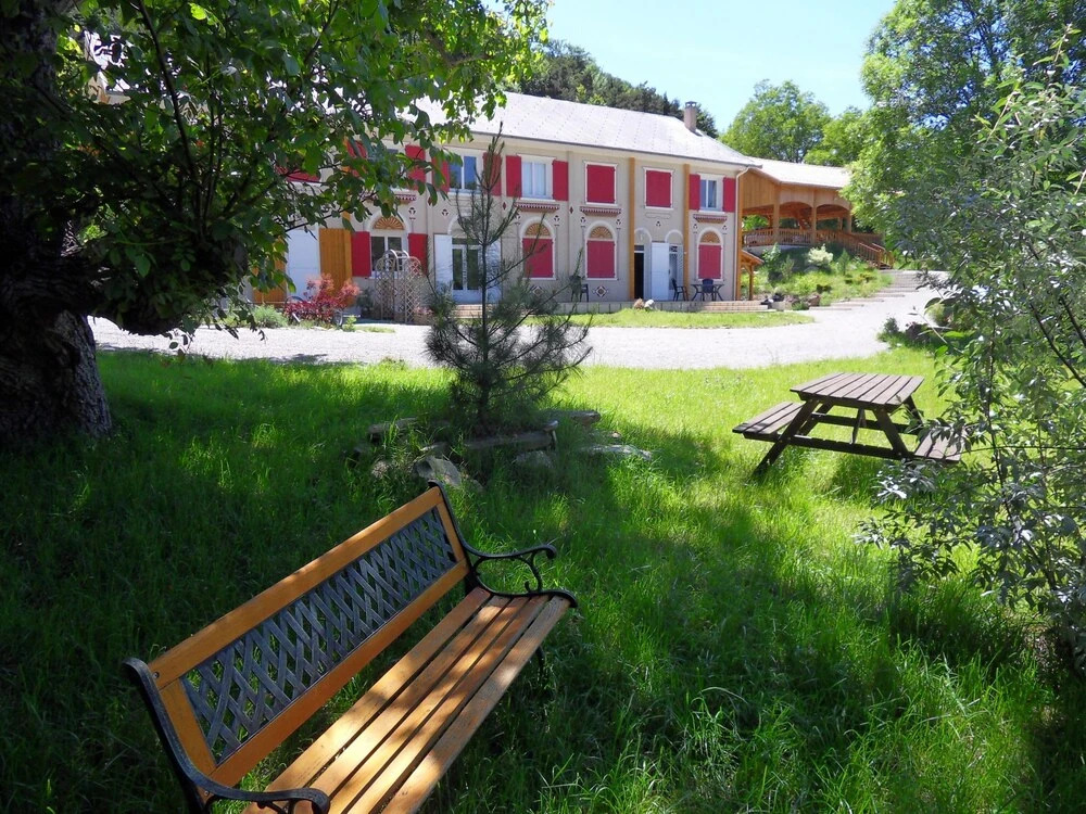 Les Rosaces Du Buëch. Gite