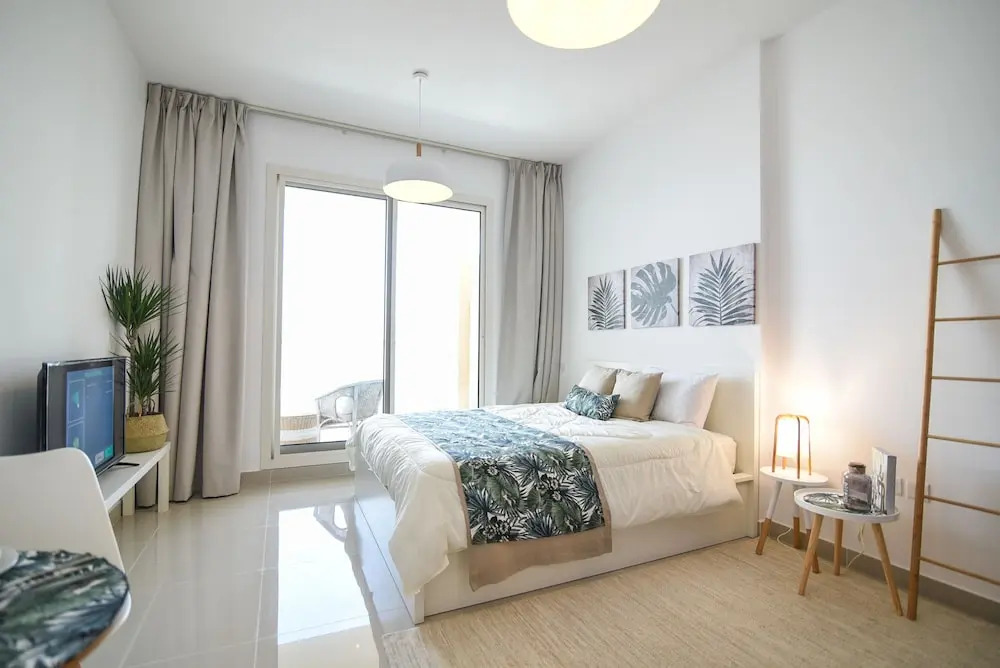 GreenFuture - Contemporary Studio Amidst Top Places in JVC
