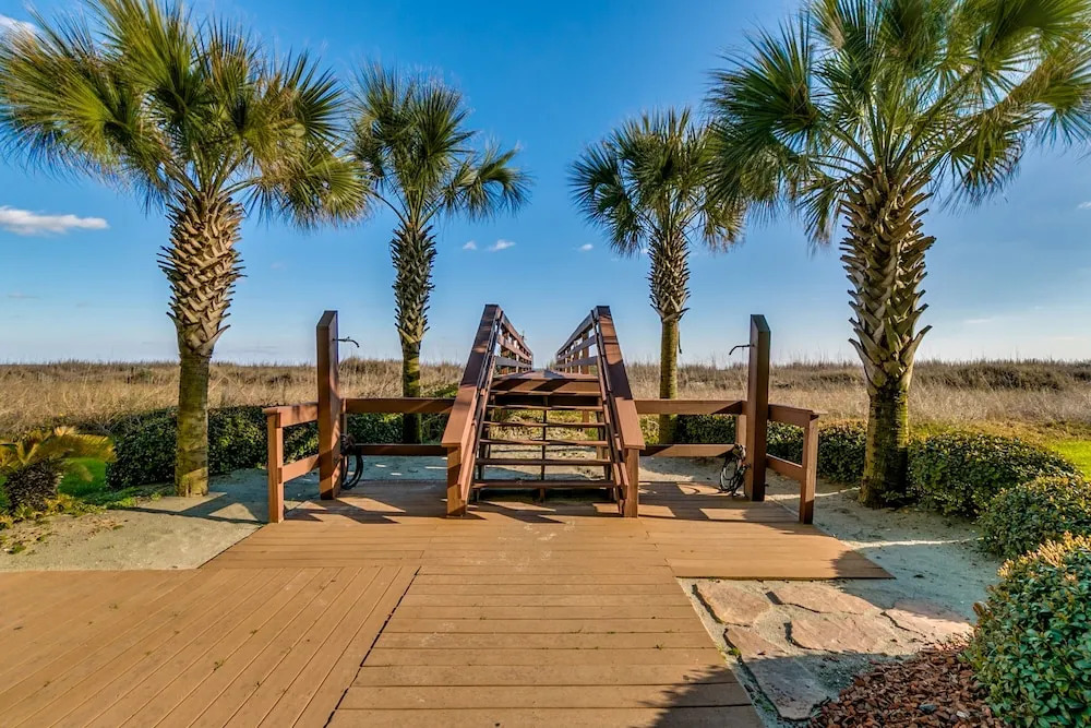 Beach Clubs by Condo-World