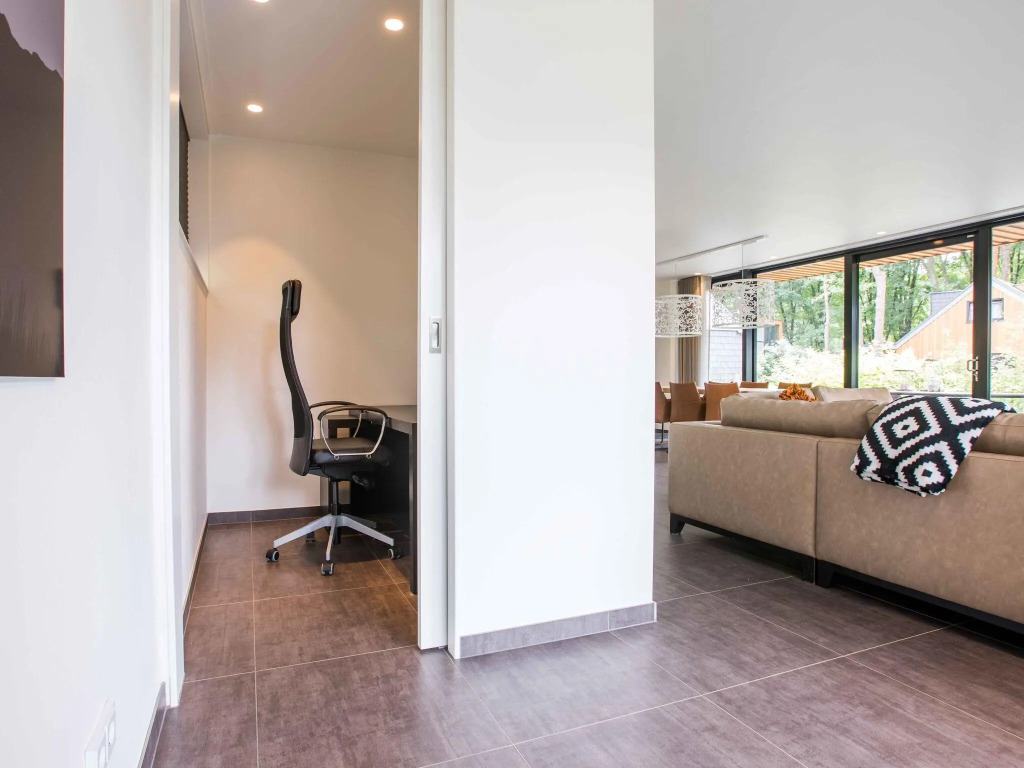 Luxurious, modern villa with dishwasher, close to De Veluwe