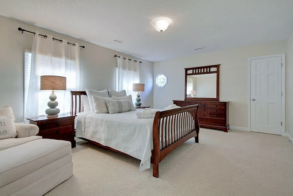 Gated 5br W/ Private Pool - Beaches, Playground 5 Bedroom Home