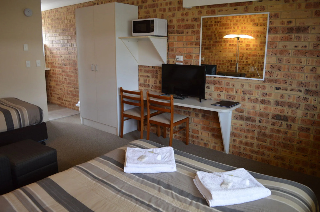 Golden Beach Motor Inn, Caloundra