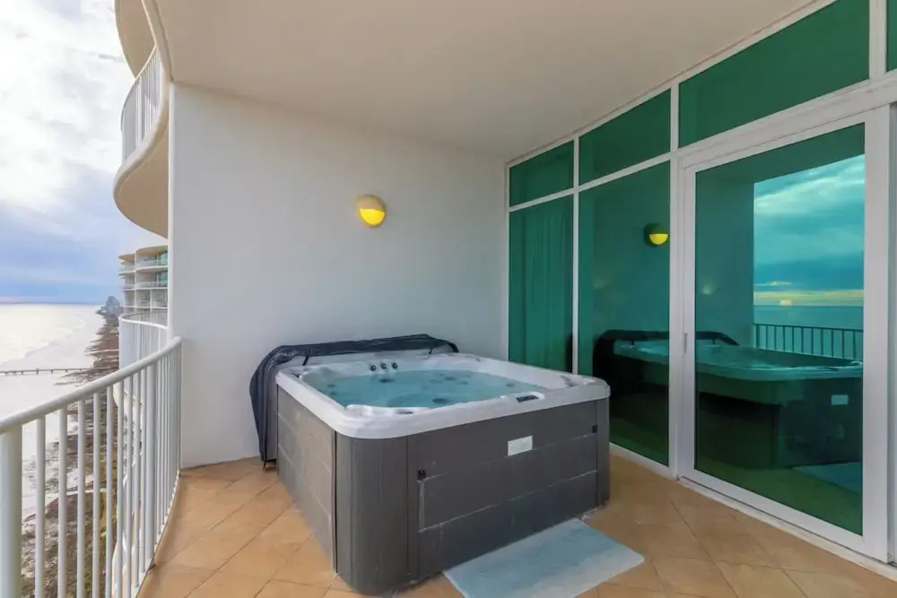 Turquoise Place C2205