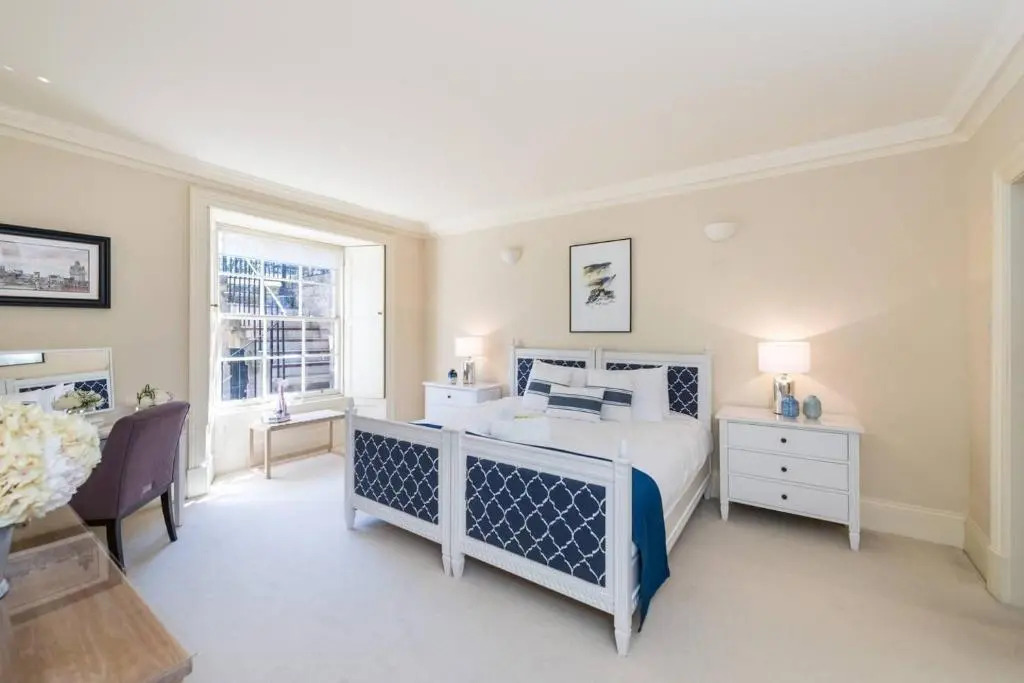 ALTIDO Luxury Apart for 6 with Patio in City Centre