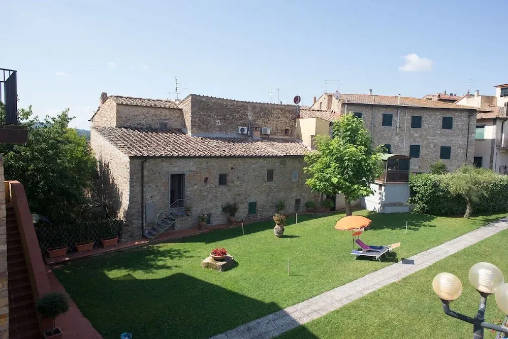 Cottage in Chianti With Pool & Vineyard Views