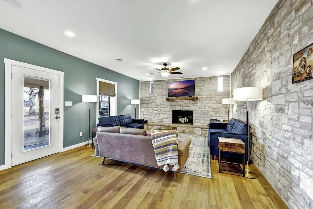 Olive St Ranch With Hottub-grill and Party Barn
