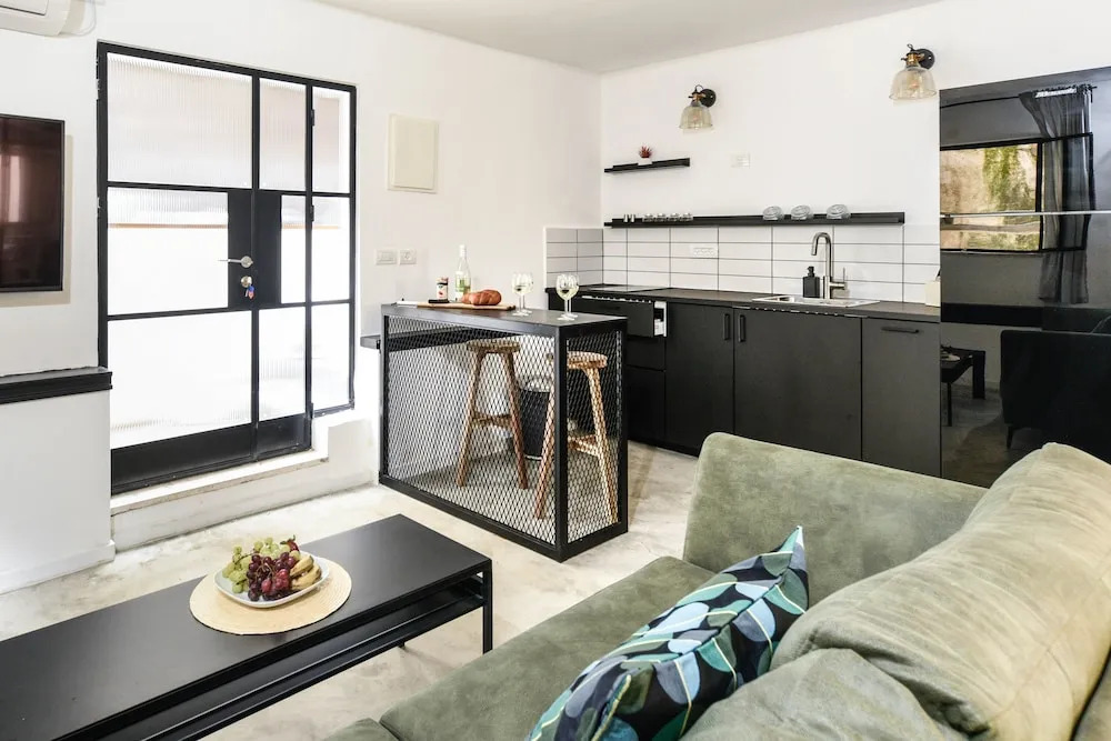 Stylish Studio City Apt Perfect Getaway