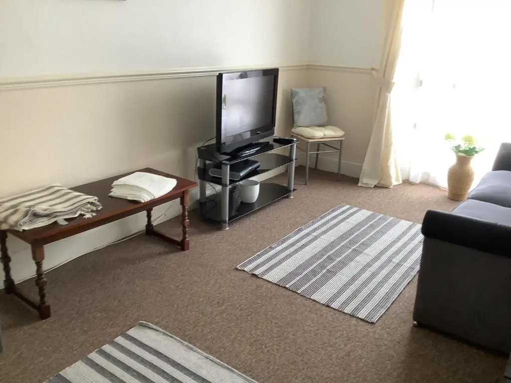 Second Floor Apartment Tenby Town Centre