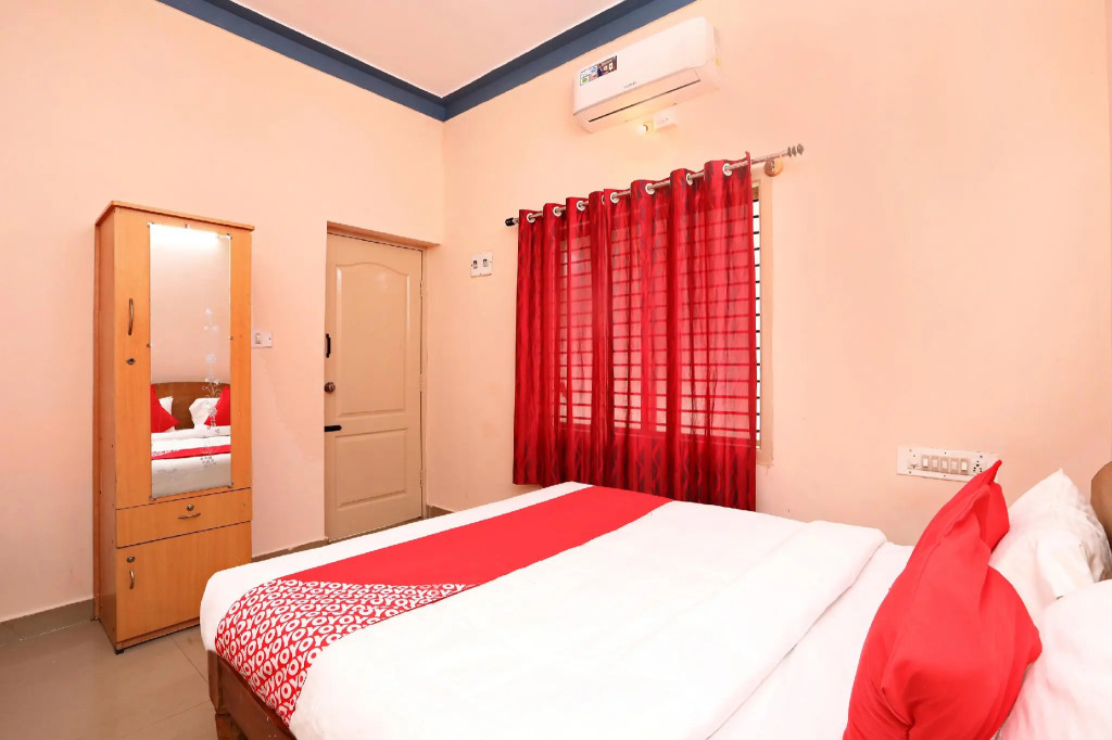 OYO 24210 Yashas Residency