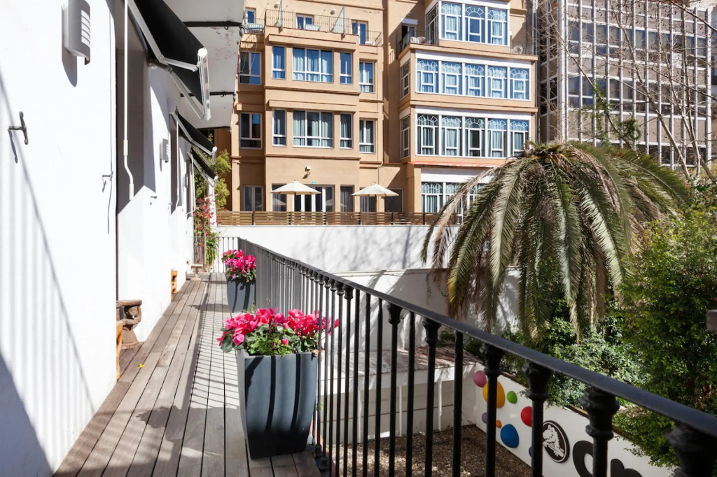 BATLLO 1 · Beautiful and fresh apartment next to P. de Gracia