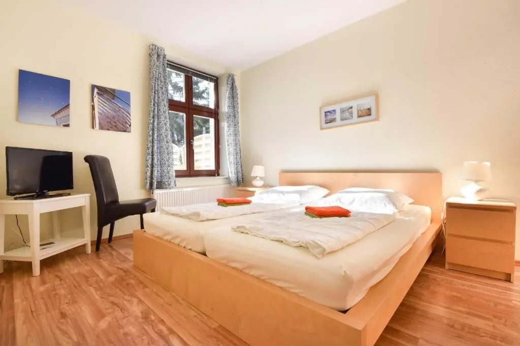 Villa Lamora 02