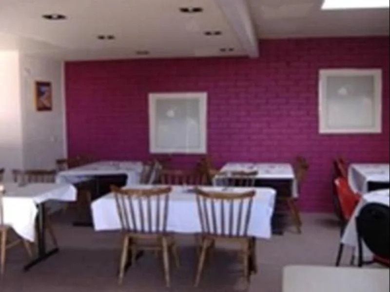Cessnock Vintage motor inn
