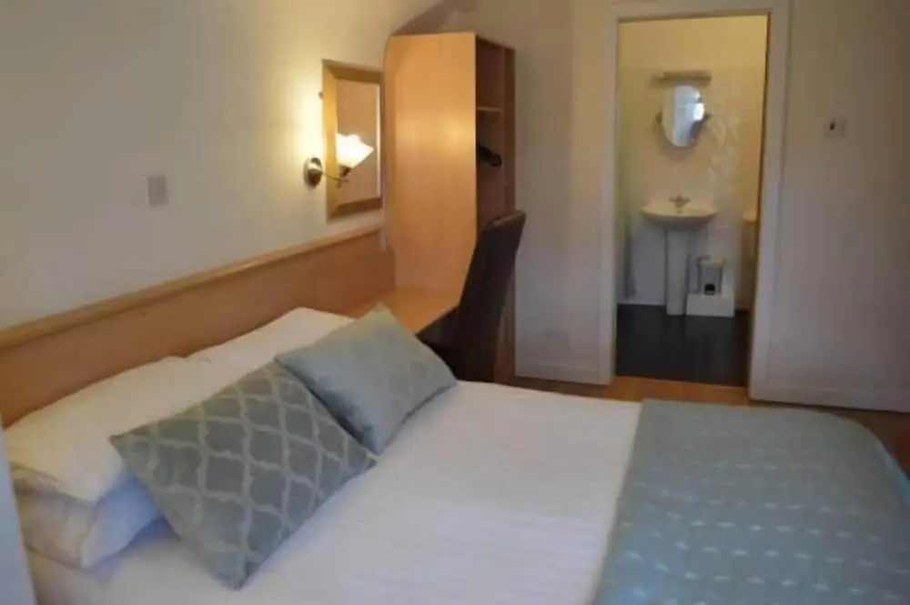 Westlynn Hotel & Apartments Free Parking Near Manchester Centre