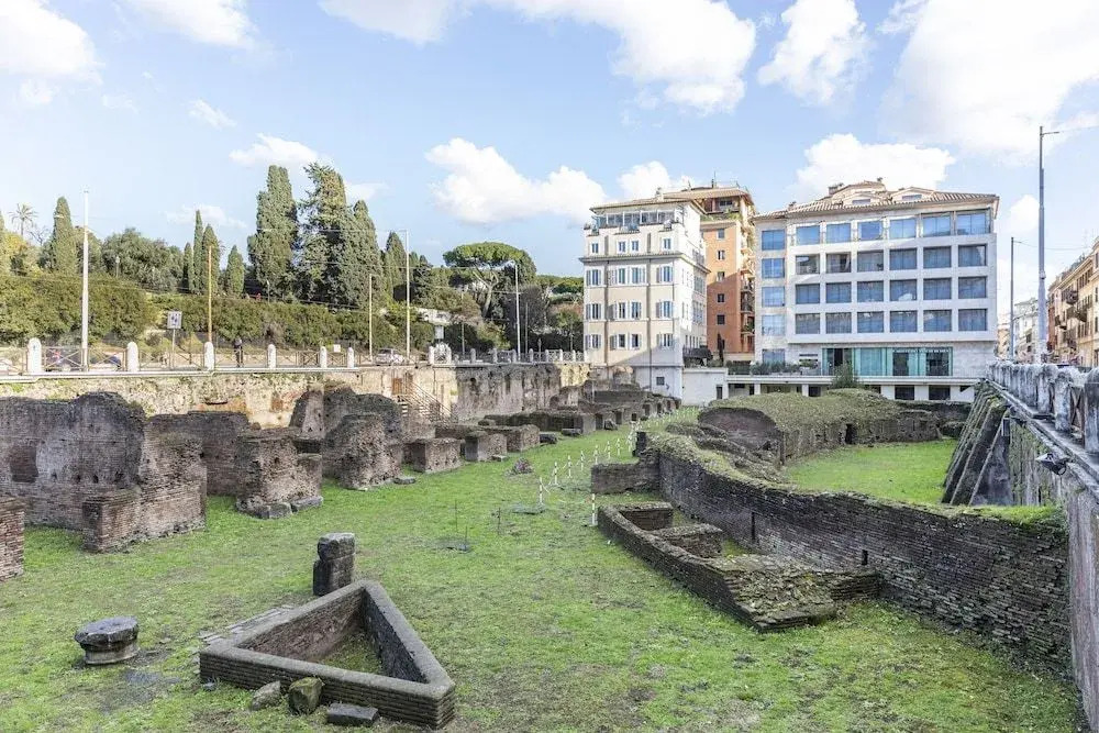 Sonder at Colosseum Cloisters