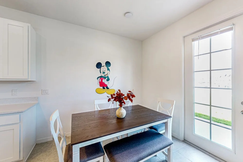 No Worries Retreat Disney-themed Townhouse in Davenport With Resort Amenities