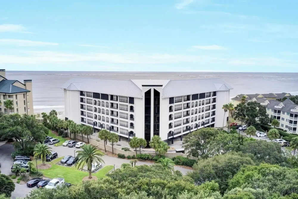 518 Seascape Waterfront Views + Community Pool