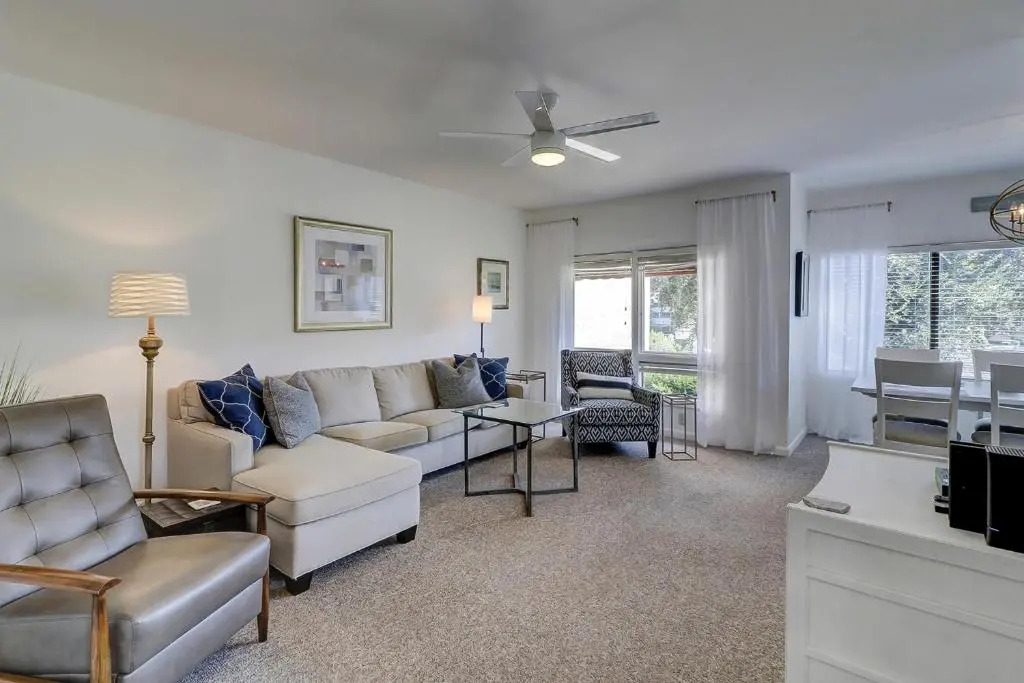 7417 Anchorage 2 BR Condo Shelter Cove