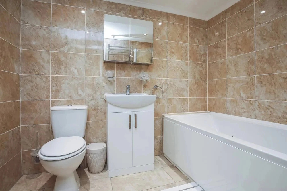 Charming Central Kingston Flat by the River