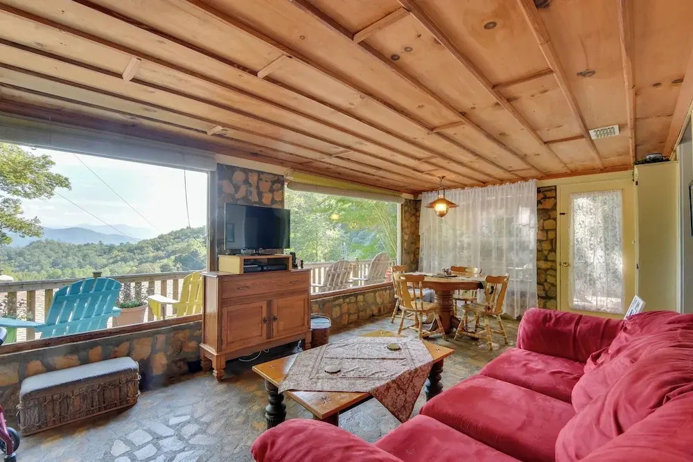 Mountain Cottage w/ Views Near Tail of the Dragon!