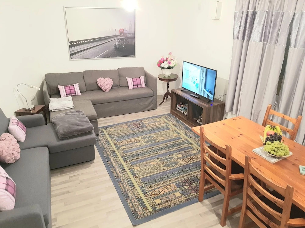 Marble Square Deluxe -flat 9