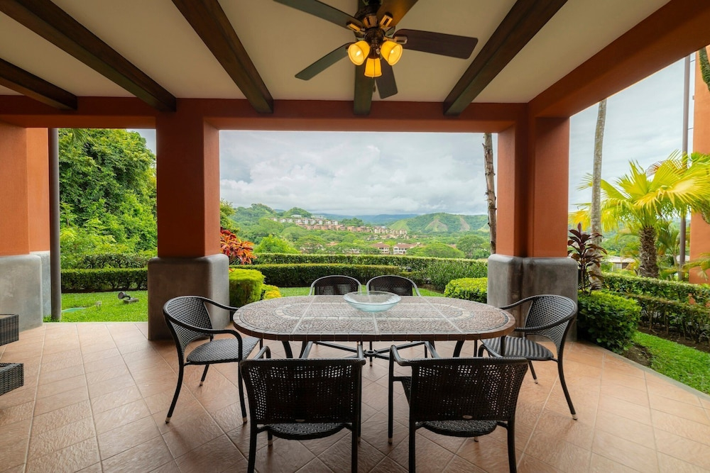 Montebello 4E 3 bdr Pool View in Los Suenos
