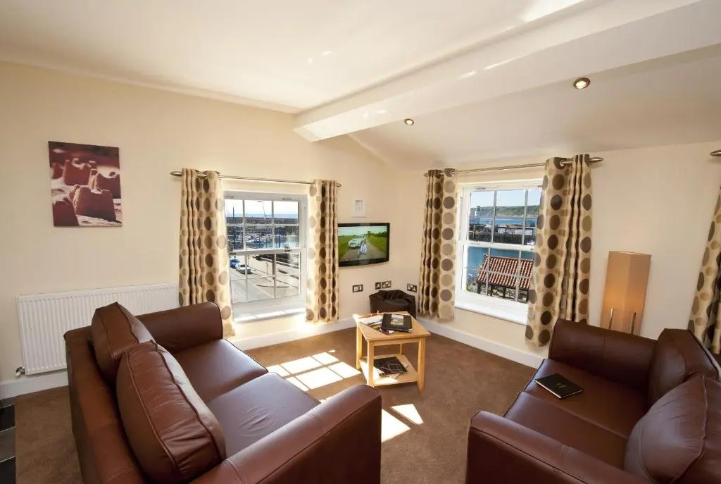 Harbourside Apartments with Private Parking