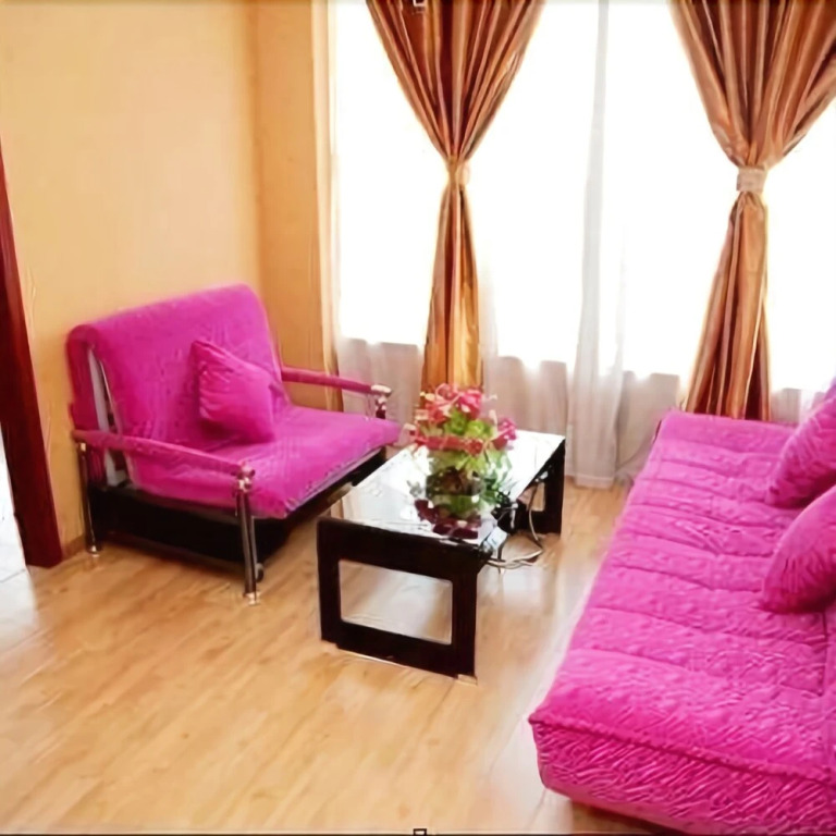 Super 8 Hotel Wuhan Huanghelou Yuemachang Branch