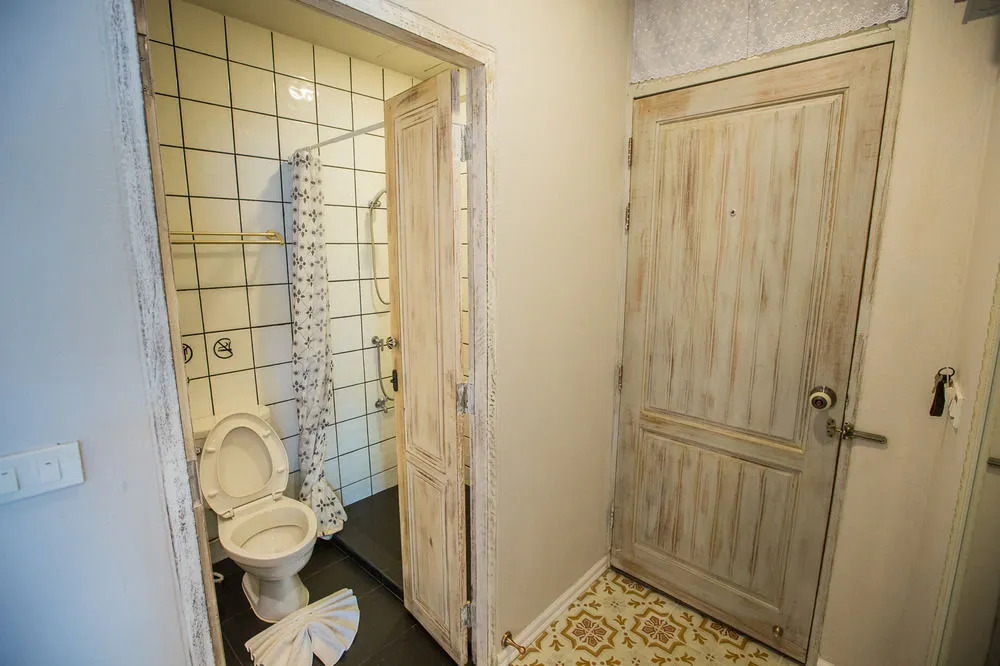ZEN Rooms Manee Nopparat Soi 1