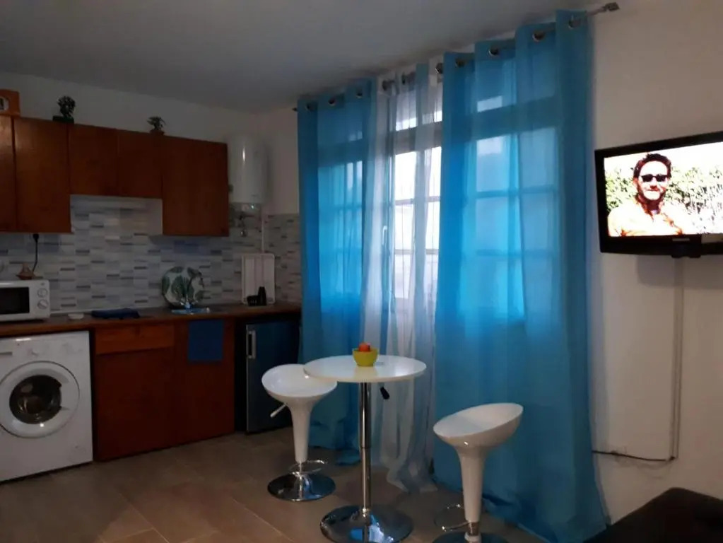 central luminous cute studio by the beach & harbour