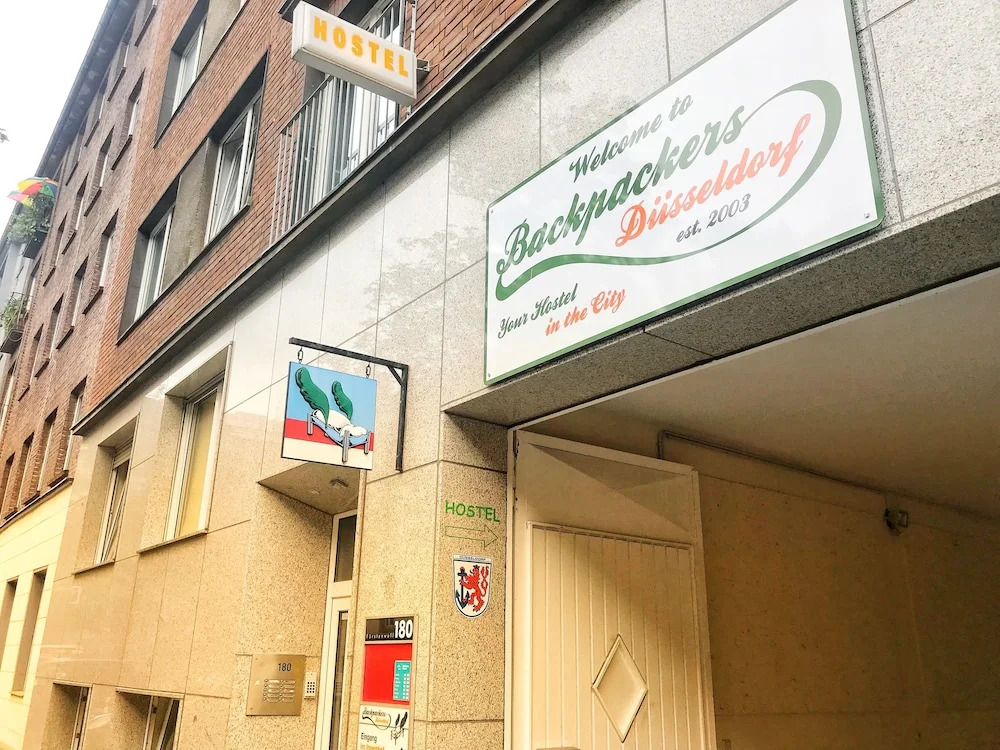 Backpackers Düsseldorf - SELF CHECK-IN