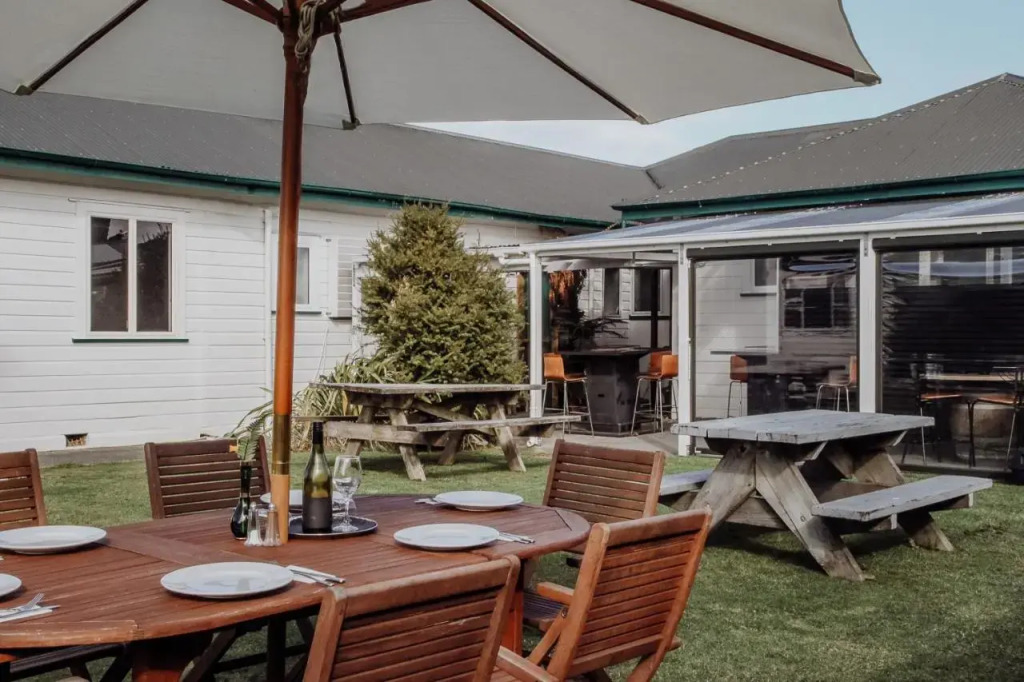 Hokitika Pioneer Hotel
