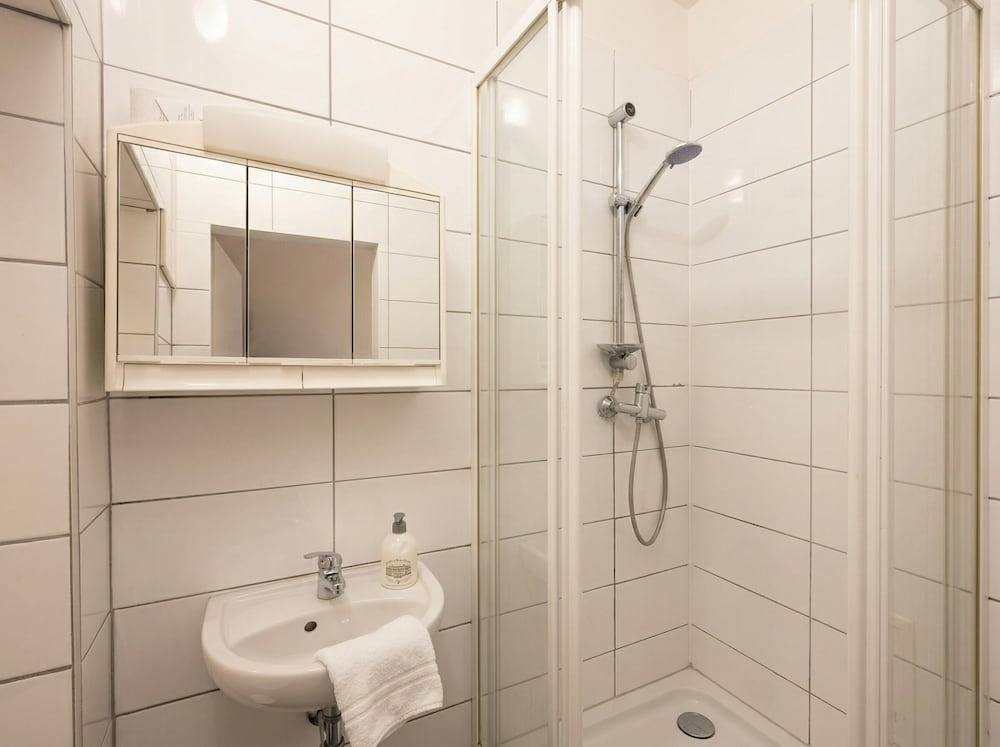 15-min to Center, Budget-Friendly 1BR Apartment