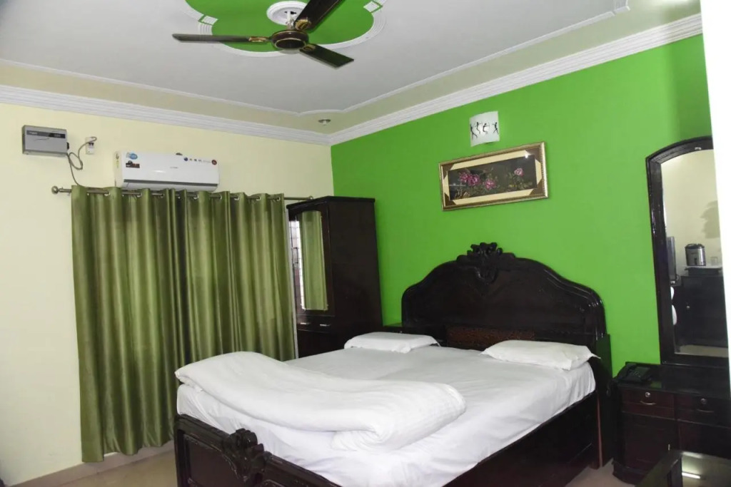 Hotel Aryan