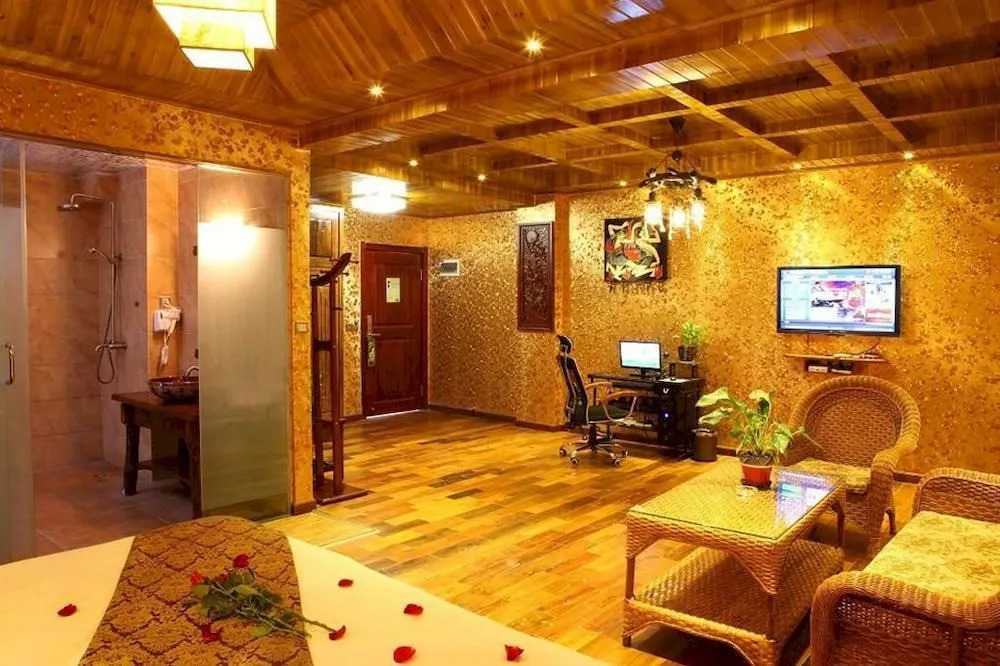 Xishuangbanna Fengweizhu Inn