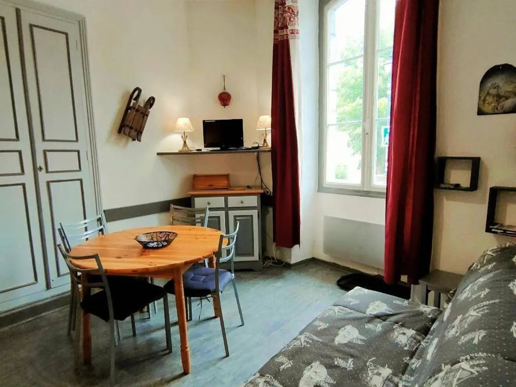 Appartement Cauterets, 3 pièces, 6 personnes - FR-1-234-247