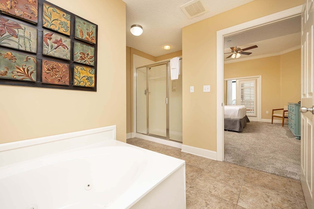 Phoenix West 2507 3 Bedroom Condo