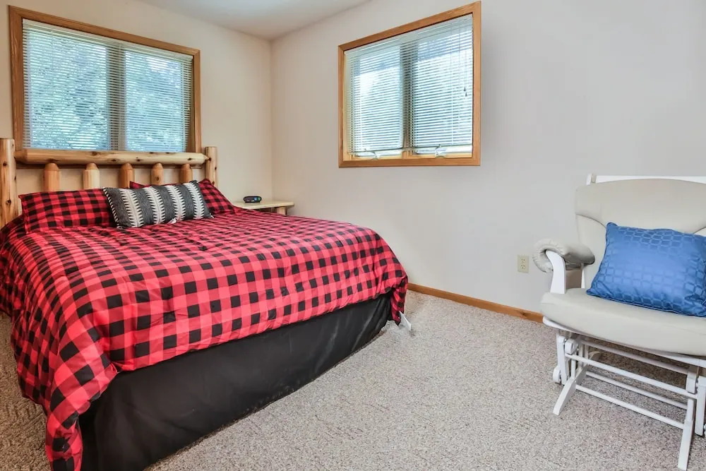 Sandy Cove - 4 Br Home