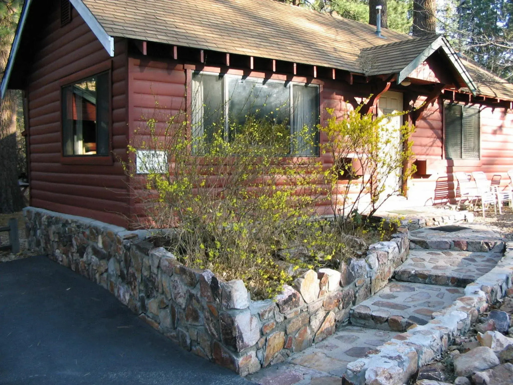 Cozy Hollow Lodge