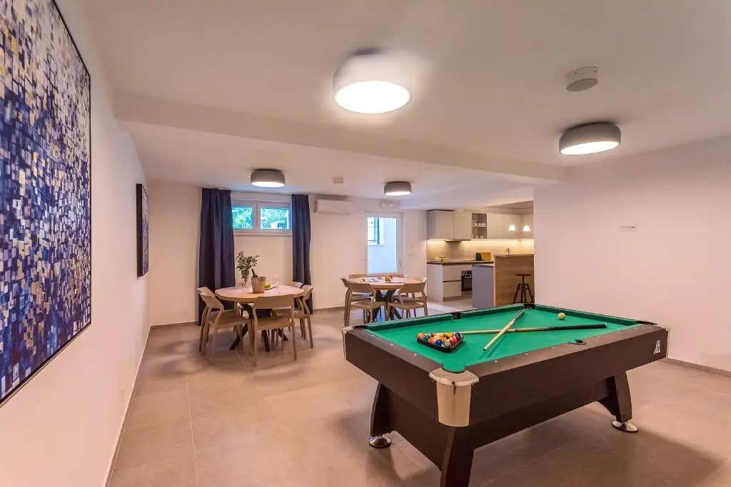 Villa Diva with 7 bedrooms, heated pool, sauna and fun zone, sea views