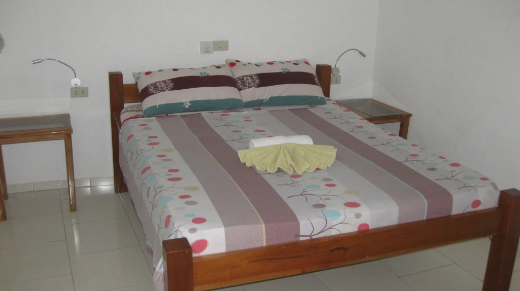 Alona Gecko Inn