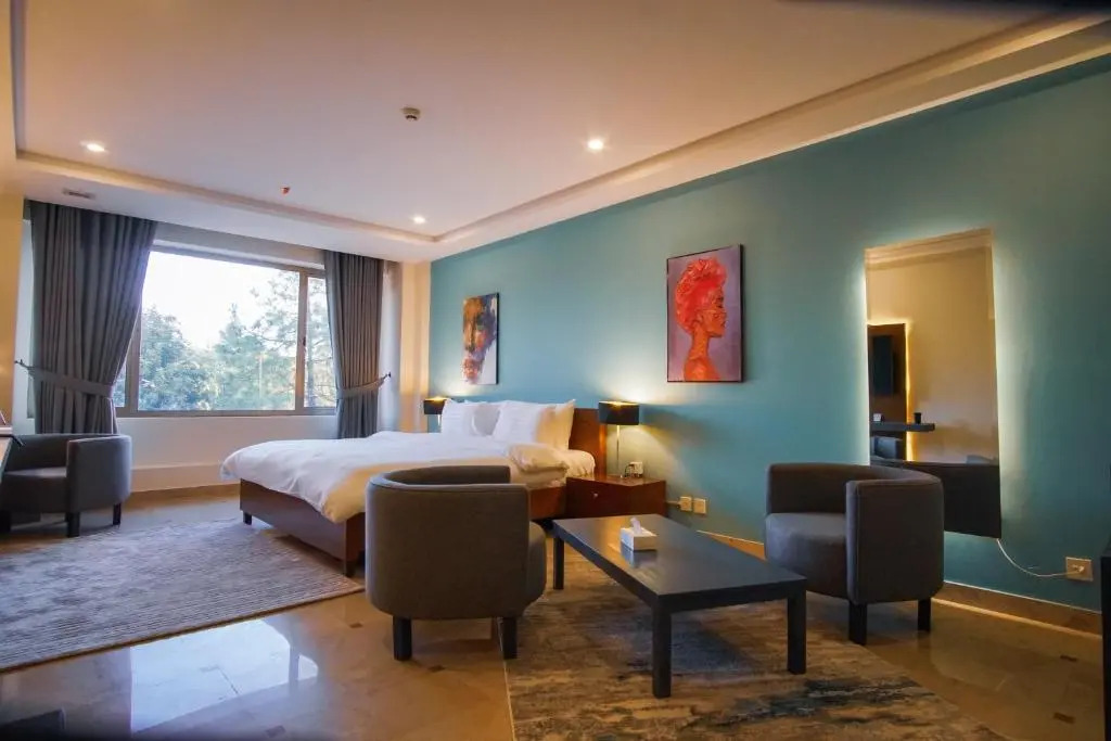 Roomy Signature Hotel