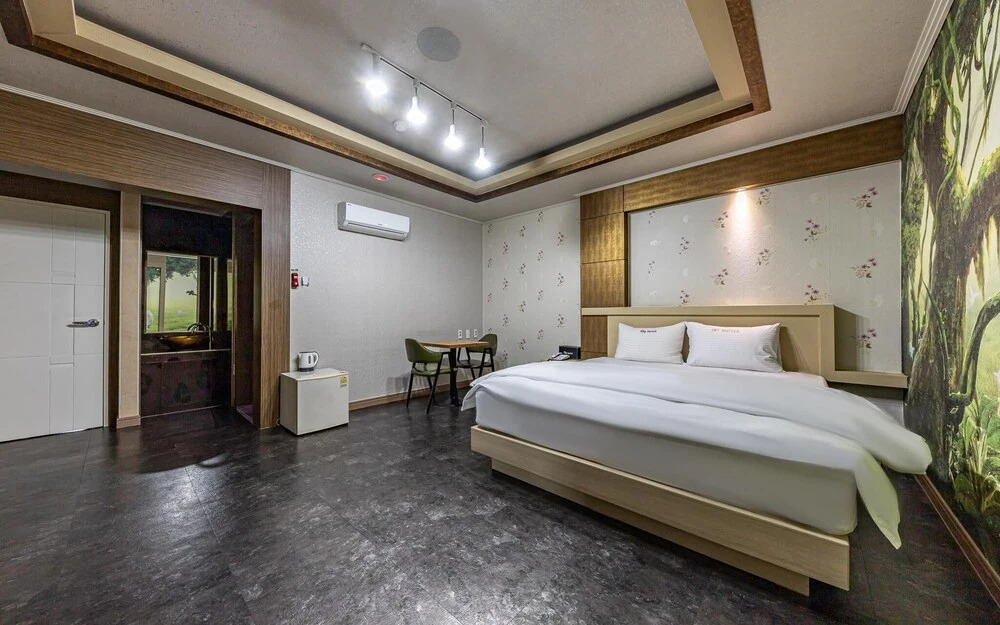 Q9 Motel Gumi