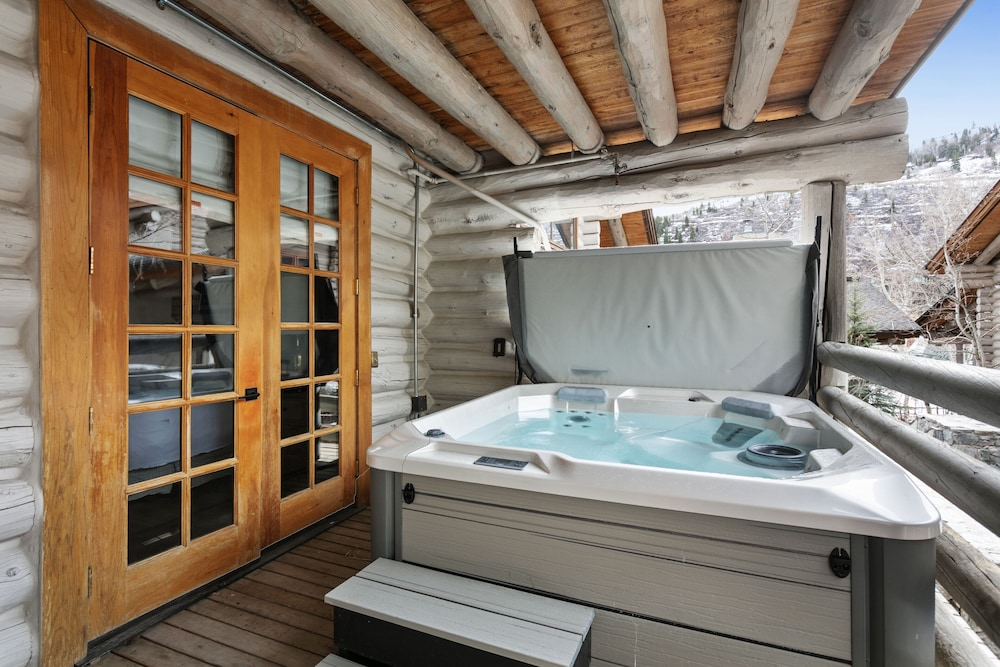 Pine Inn 9 - Two Bedroom with Spa Trail's End Lodge 2 Condo