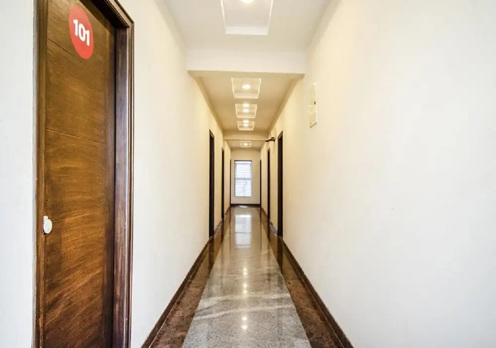 Hotel 12 Degrees West EGL