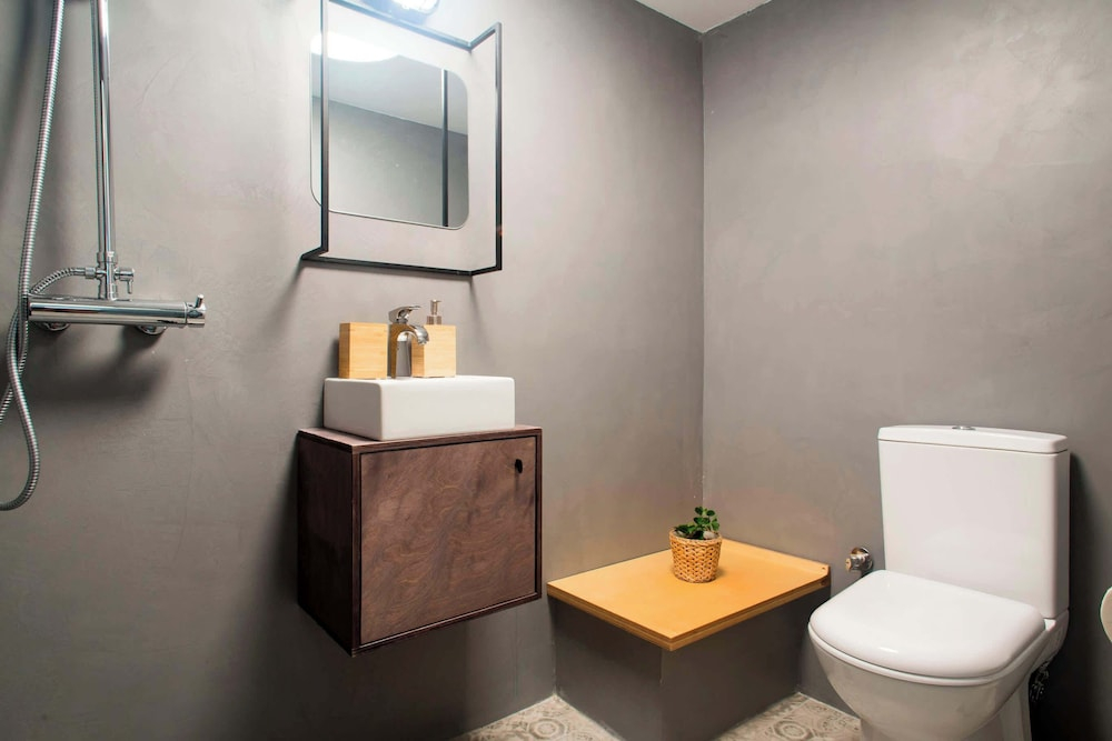 Soho Apartment by Olala Homes
