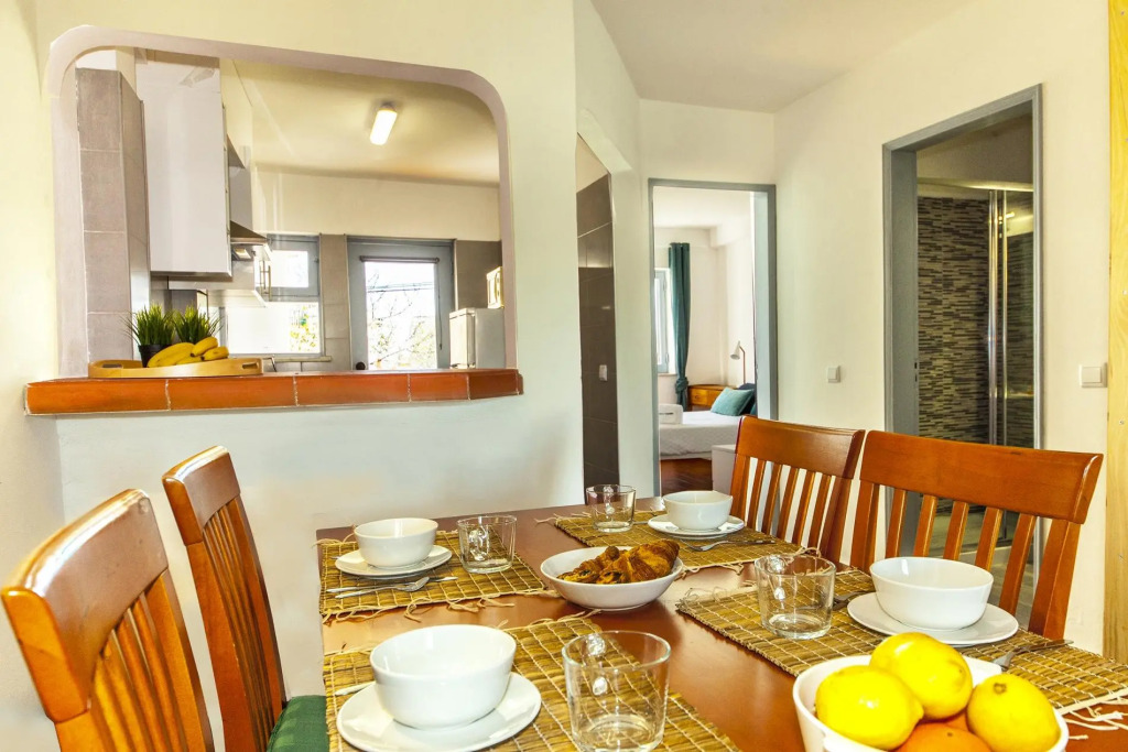 B20 - Sun and Pool Apartment